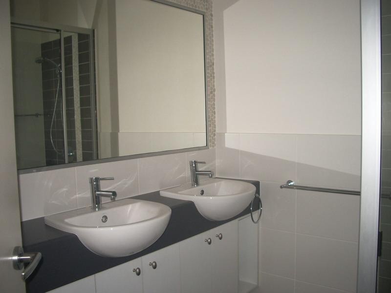2/230 Pulgul Street, Urangan QLD 4655