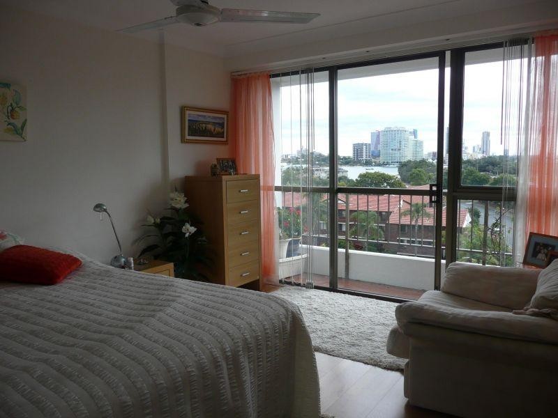 25/18 Commodore Drive, Paradise Waters QLD 4217