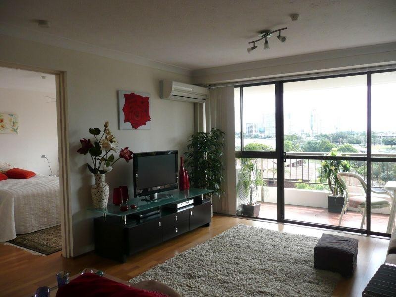 25/18 Commodore Drive, Paradise Waters QLD 4217