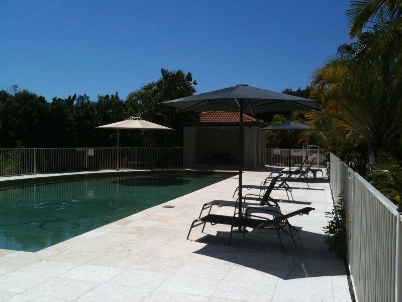 34 Albicore Street, Mermaid Waters QLD 4218