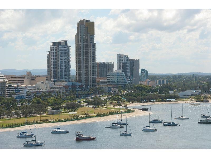 22 Montgomery Avenue, Main Beach QLD 4217