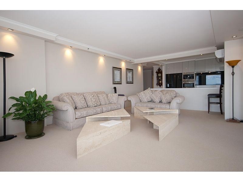 22 Montgomery Avenue, Main Beach QLD 4217