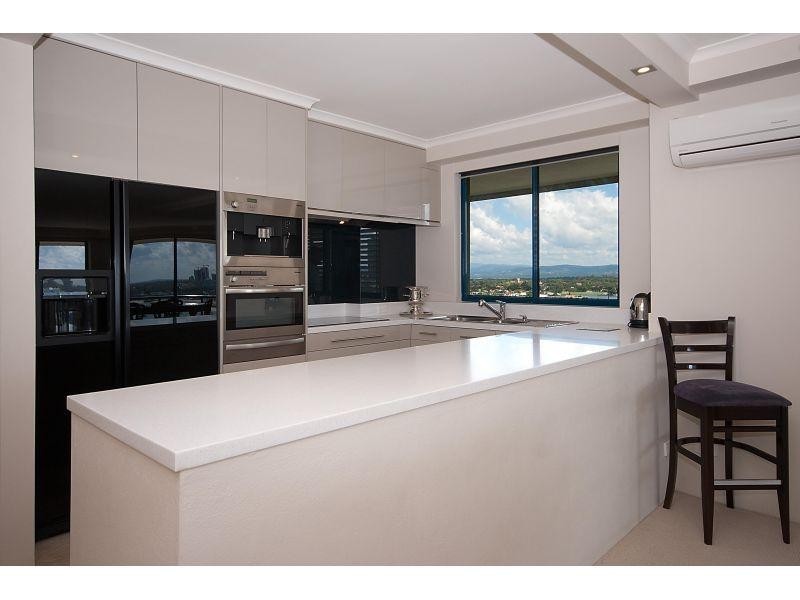 22 Montgomery Avenue, Main Beach QLD 4217