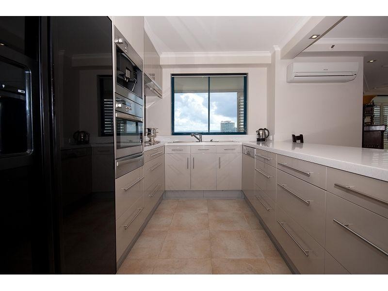 22 Montgomery Avenue, Main Beach QLD 4217