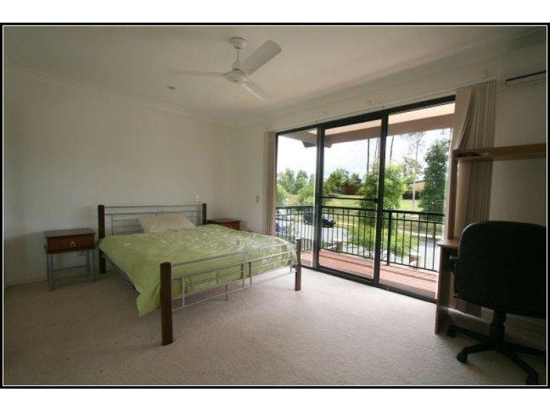 302 Christine Avenue, Varsity Lakes QLD 4227