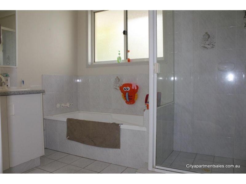 52/102 Alexander Drive, Highland Park QLD 4211