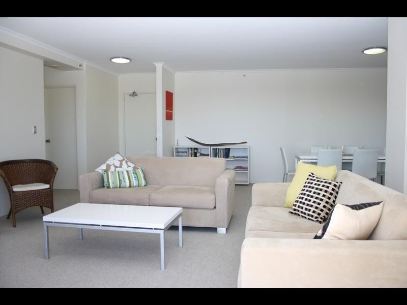 22 Montgomery Avenue, Main Beach QLD 4217