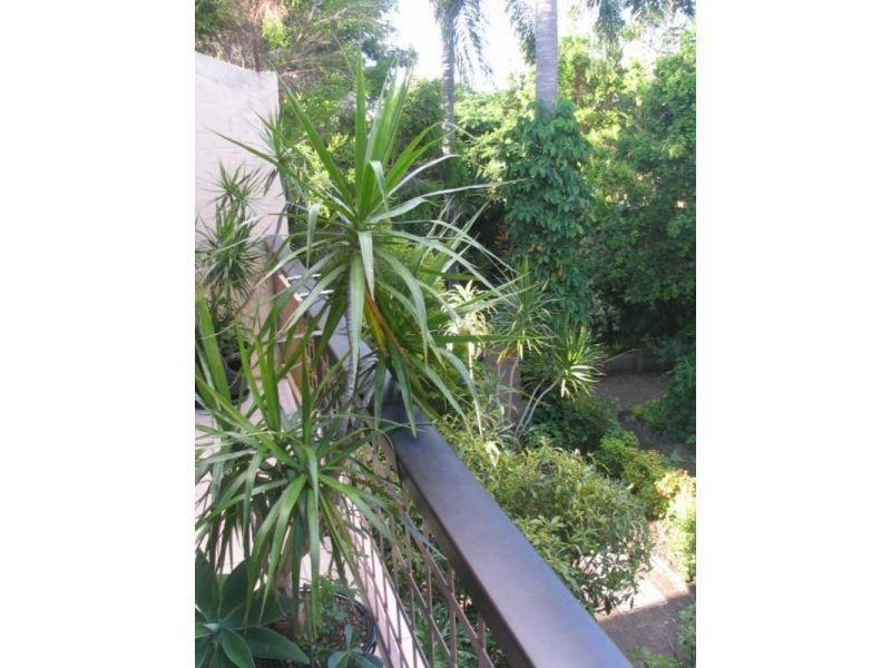 111 Markeri Street, Mermaid Waters QLD 4218