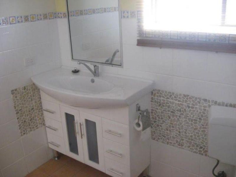 111 Markeri Street, Mermaid Waters QLD 4218