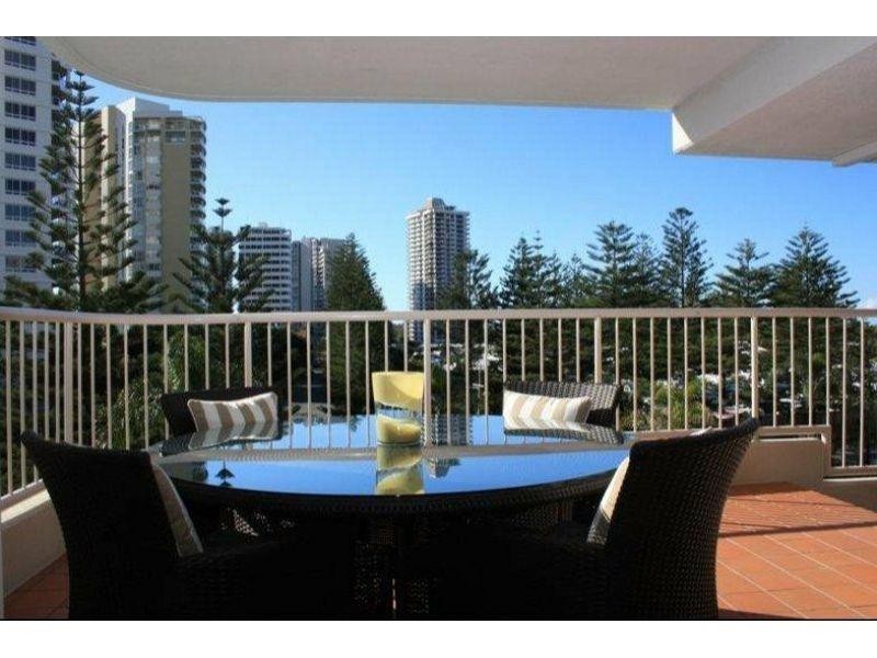 1 Peak Avenue, Main Beach QLD 4217