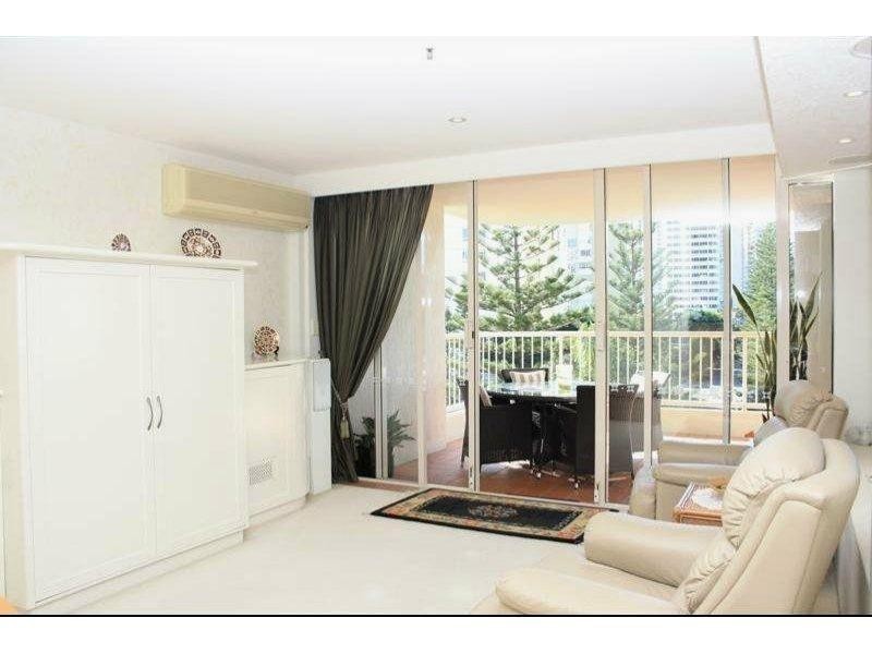 1 Peak Avenue, Main Beach QLD 4217
