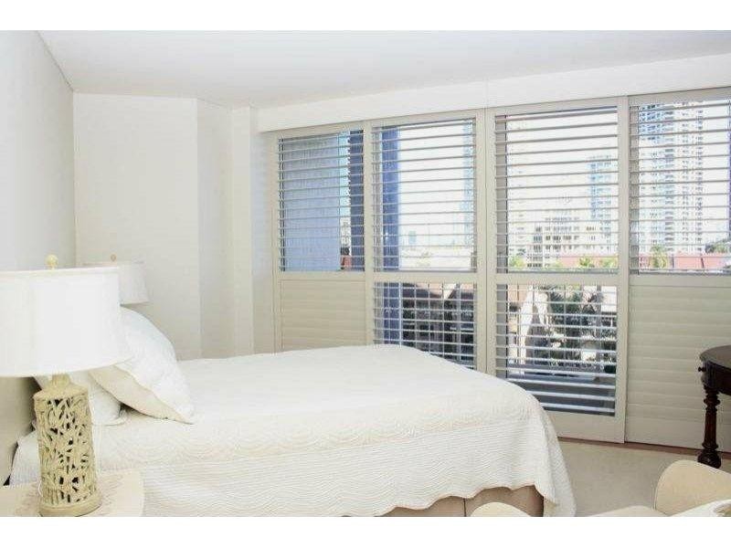 1 Peak Avenue, Main Beach QLD 4217