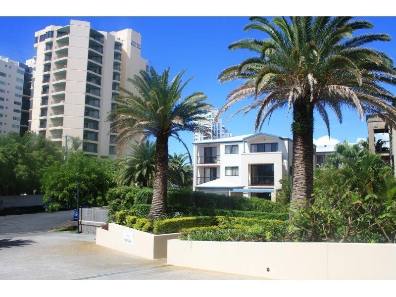 38 Labrador Street, Labrador QLD 4215