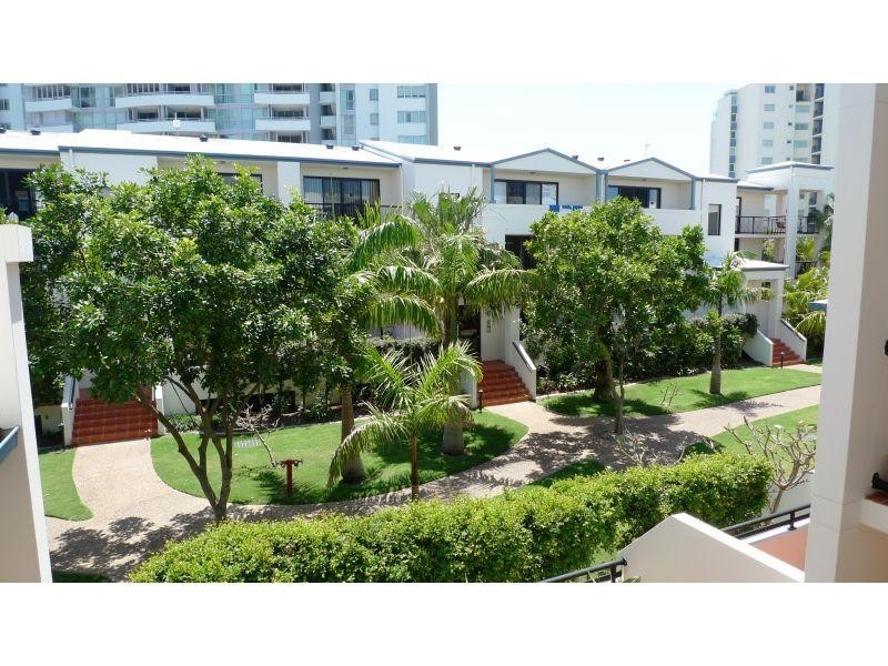 Labrador QLD 4215