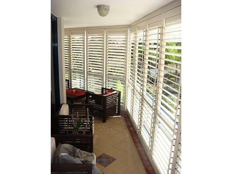 22 Montgomery Avenue, Main Beach QLD 4217
