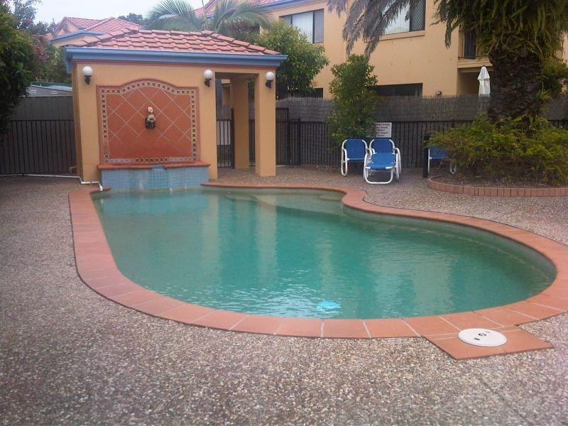 2 Concord Circuit, Robina QLD 4226