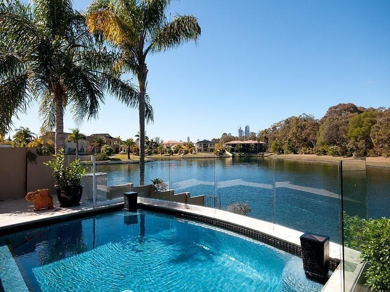 117/40 Cotlew St East, Southport QLD 4215