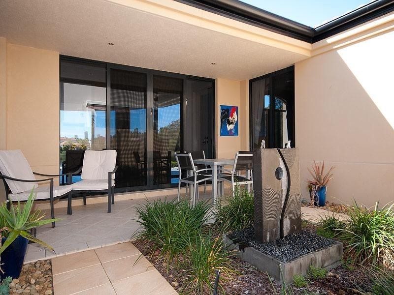 117/40 Cotlew St East, Southport QLD 4215