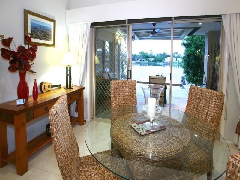 40 Cotlew Street East, Southport QLD 4215