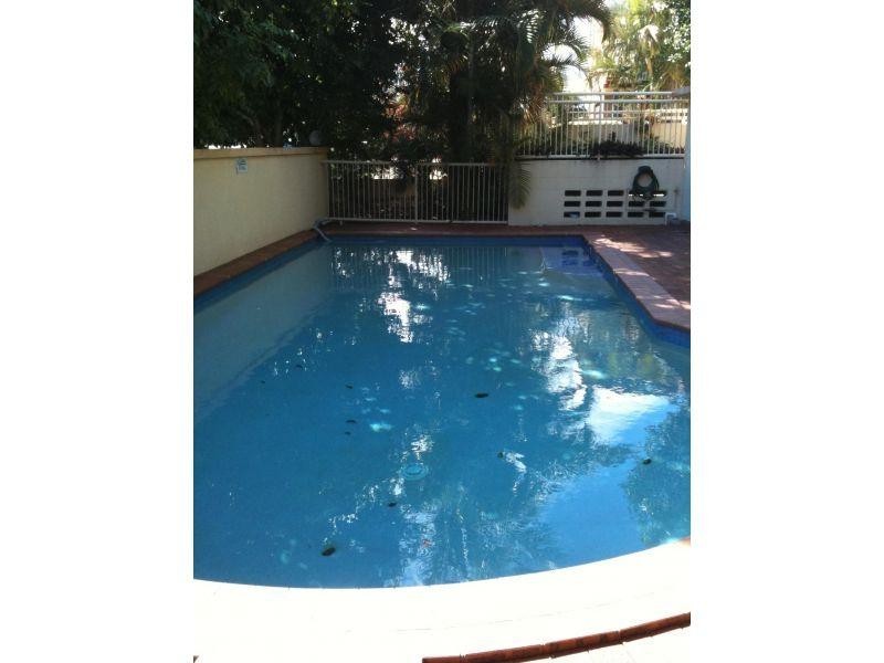 36 ALEXANDRA AVE, Broadbeach QLD 4218