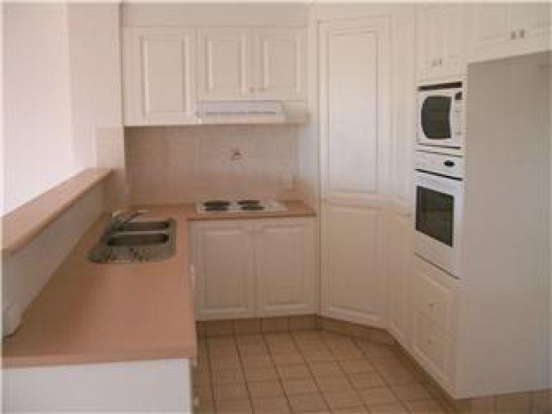 36 ALEXANDRA AVE, Broadbeach QLD 4218