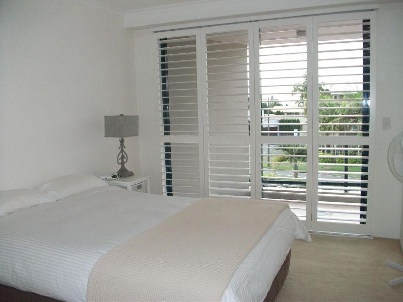 22 Montgomery Avenue, Main Beach QLD 4217