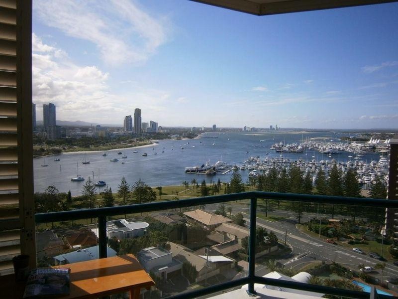 64/22 Montgomery Avenue, Main Beach QLD 4217