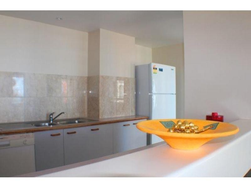 20 Cronin Avenue, Main Beach QLD 4217