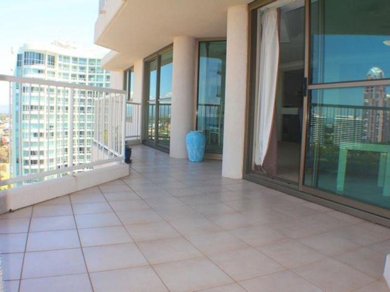 20 Cronin Avenue, Main Beach QLD 4217