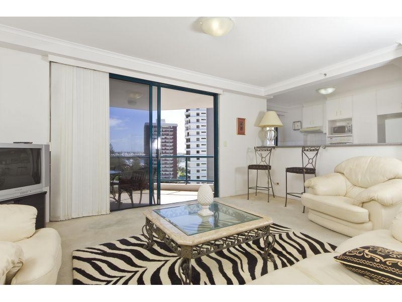 27/22 Montgomery Avenue, Main Beach QLD 4217