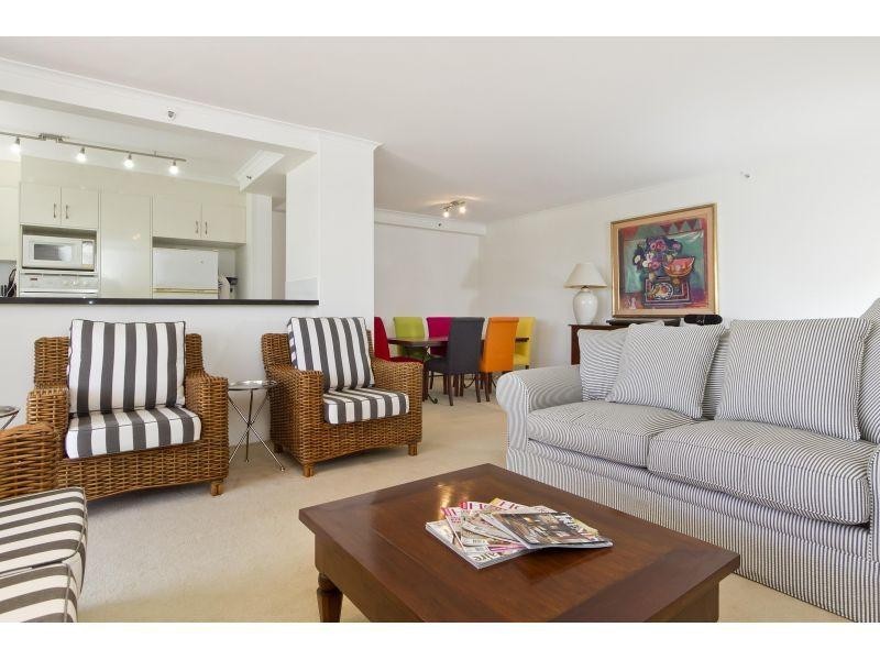 03/22 Montgomery Avenue, Main Beach QLD 4217
