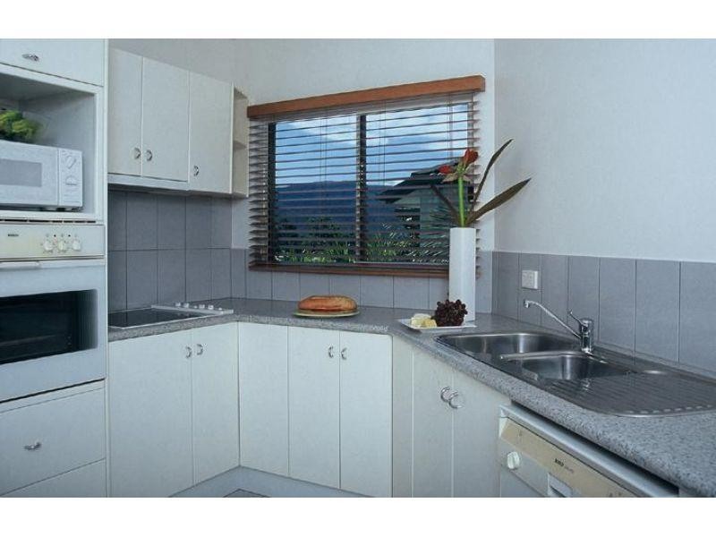 42 Moore St, Trinity Beach QLD 4879