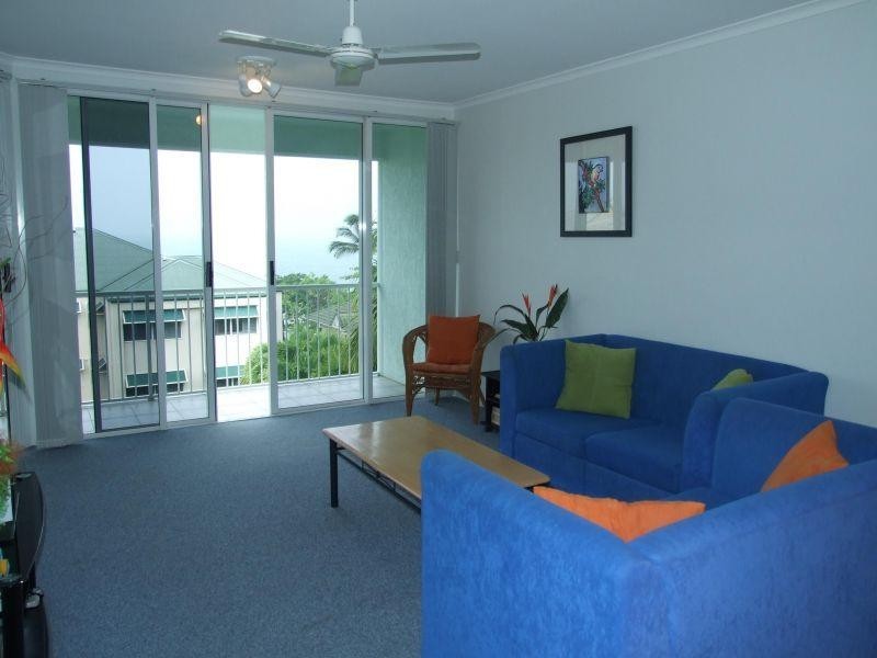 42 Moore St, Trinity Beach QLD 4879