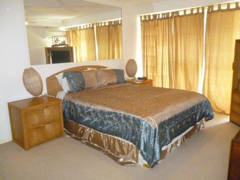 2/45 Hayle Street, Burleigh Heads QLD 4220