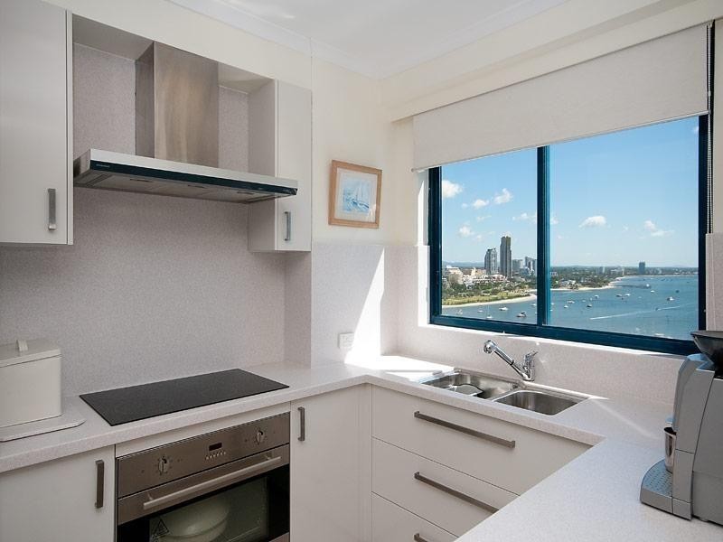 22 Montgomery Avenue, Main Beach QLD 4217