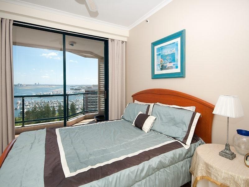22 Montgomery Avenue, Main Beach QLD 4217
