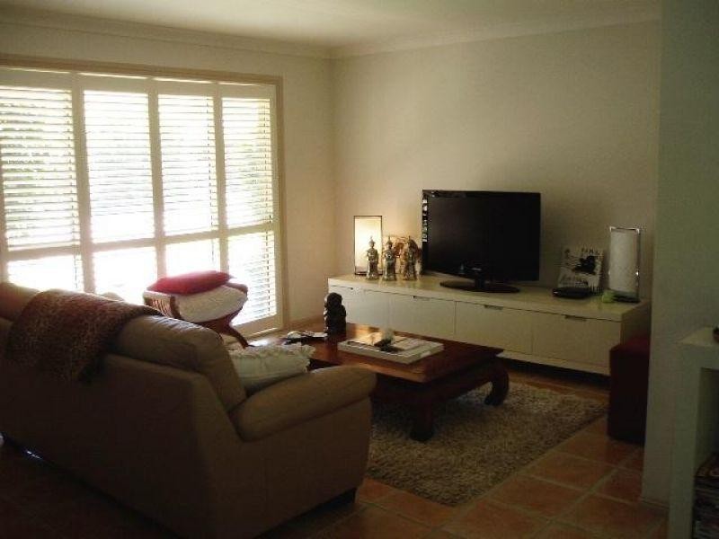 23 Tristan Court, Benowa QLD 4217