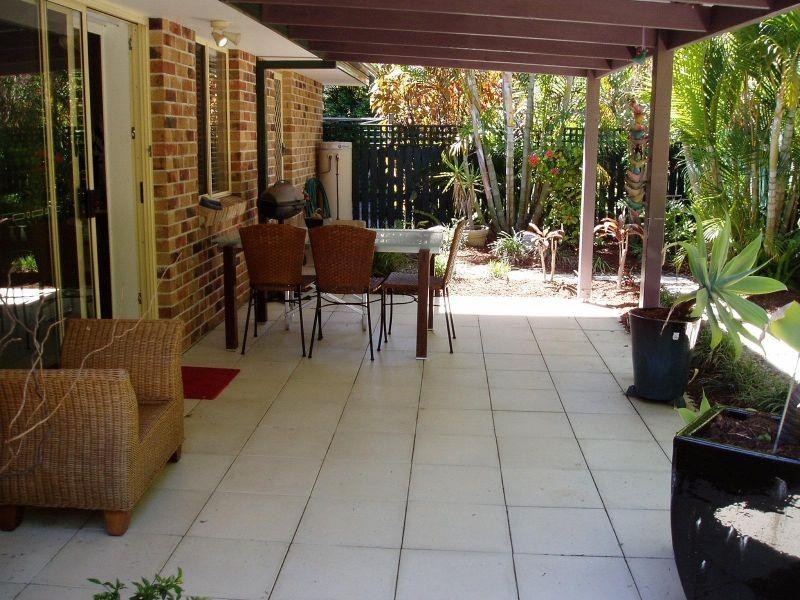 23 Tristan Court, Benowa QLD 4217