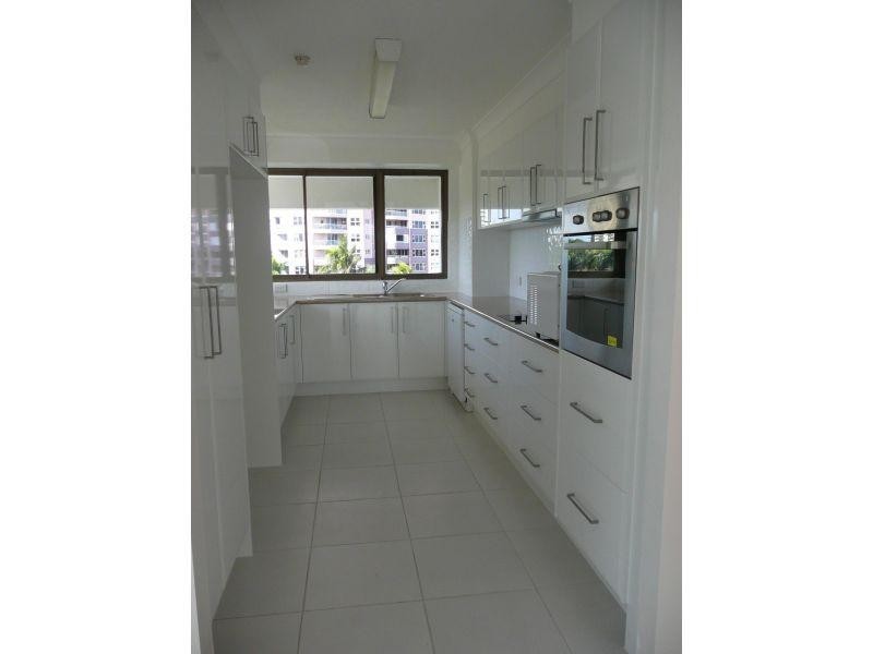 16/18 Commodore Drive, Paradise Waters QLD 4217