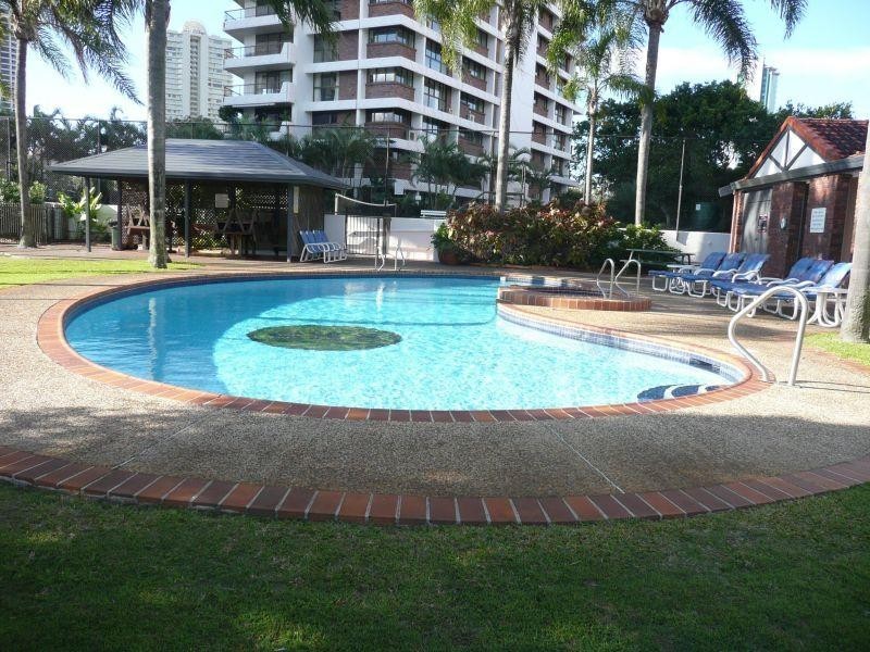 16/18 Commodore Drive, Paradise Waters QLD 4217