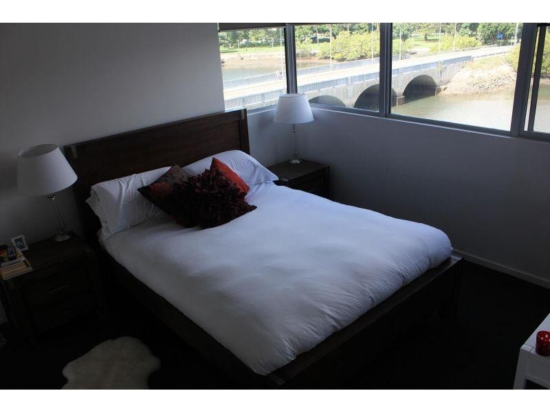 32 Stanley Street, Townsville City QLD 4810