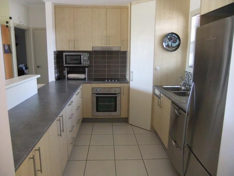 10/230 Pulgul Street, Urangan QLD 4655