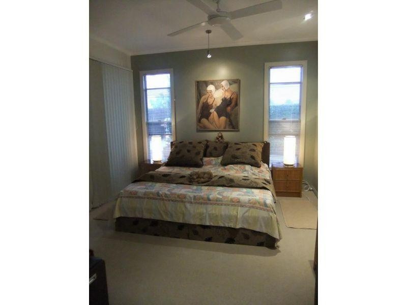 10/230 Pulgul Street, Urangan QLD 4655