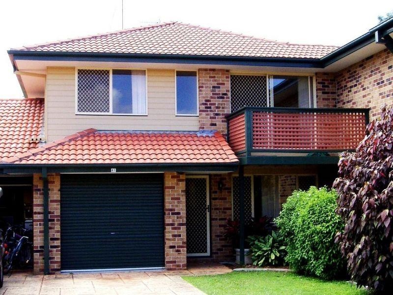 23 Tristan Court, Benowa QLD 4217