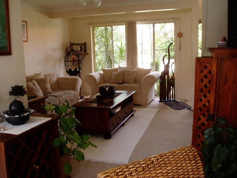 23 Tristan Court, Benowa QLD 4217