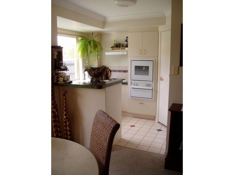 23 Tristan Court, Benowa QLD 4217