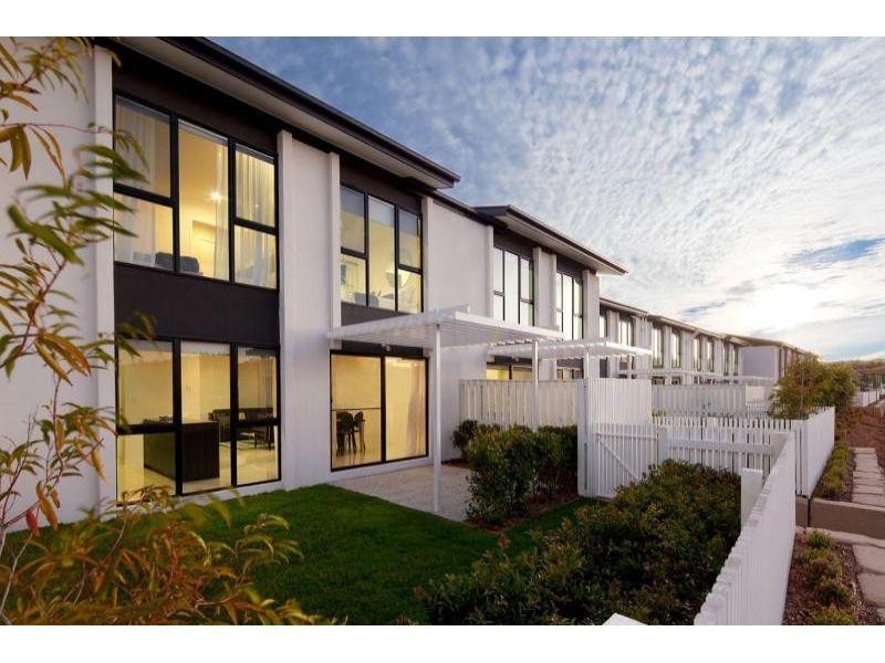18 Archipelago Street, Pacific Pines QLD 4211