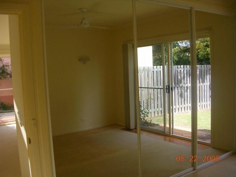 34 Albicore Street, Mermaid Waters QLD 4218