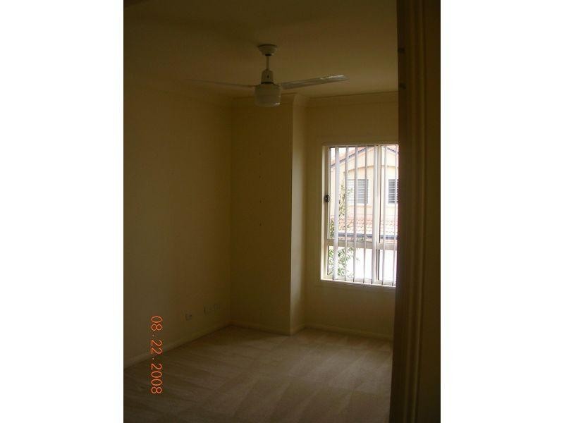 34 Albicore Street, Mermaid Waters QLD 4218