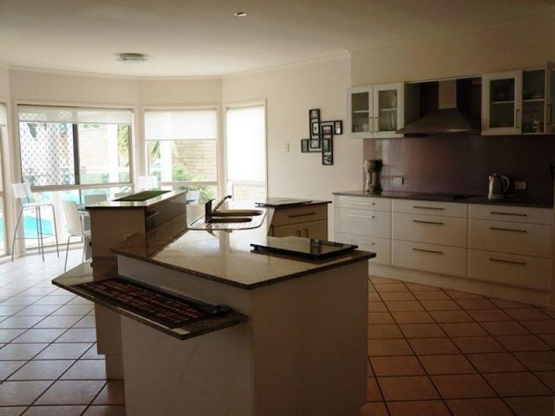 2 Jondel Close, Bridgeman Downs QLD 4035